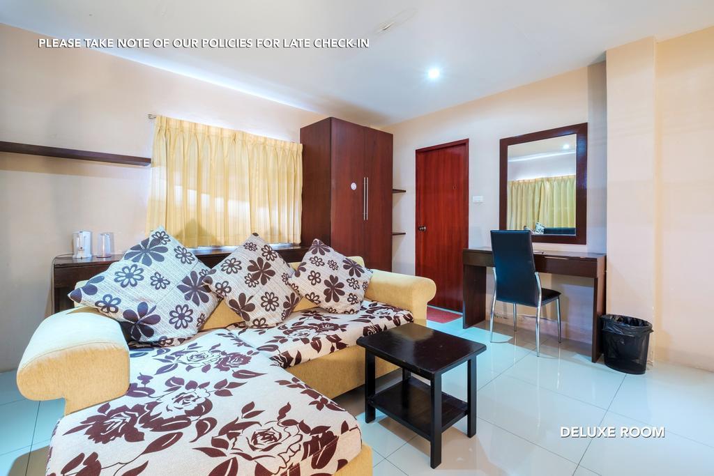 Zen Rooms Lk Metro Pattaya Bagian luar foto